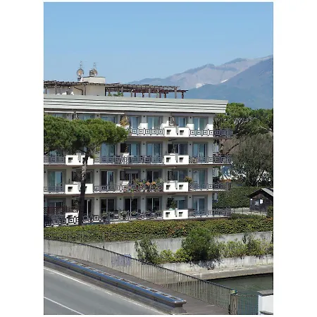 Michelangelo Rta Aparthotel Cinquale