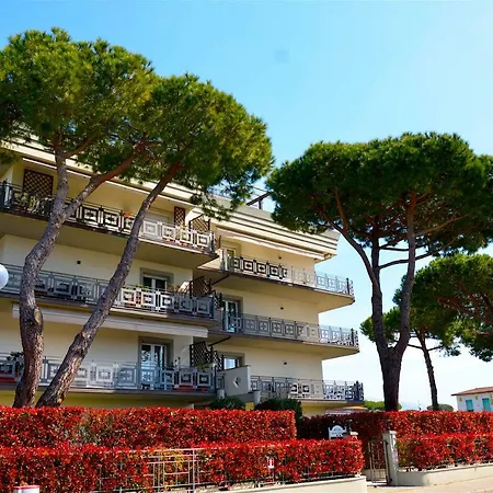 Aparthotel Michelangelo Rta Cinquale